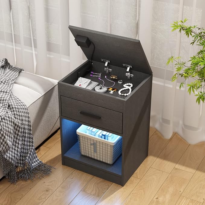 ght stand with charging station